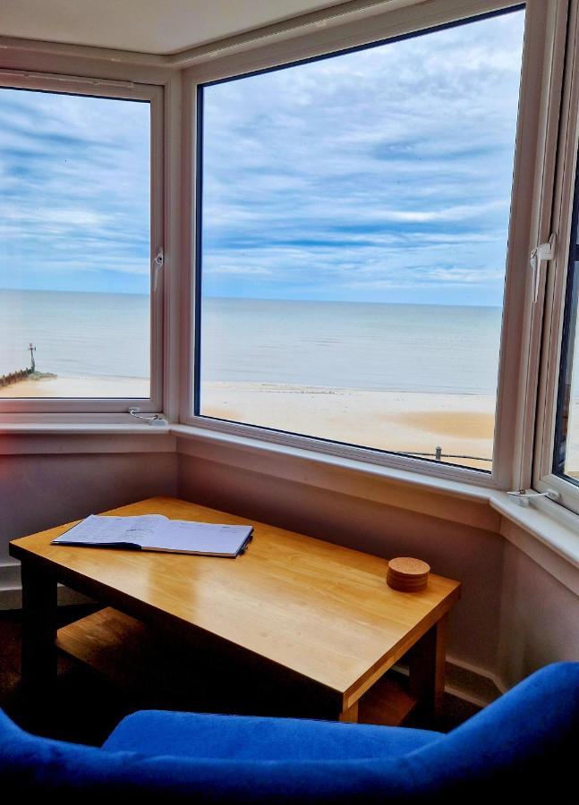 The Wave - 3 Bed Beach Front Home In Sheringham Extérieur photo